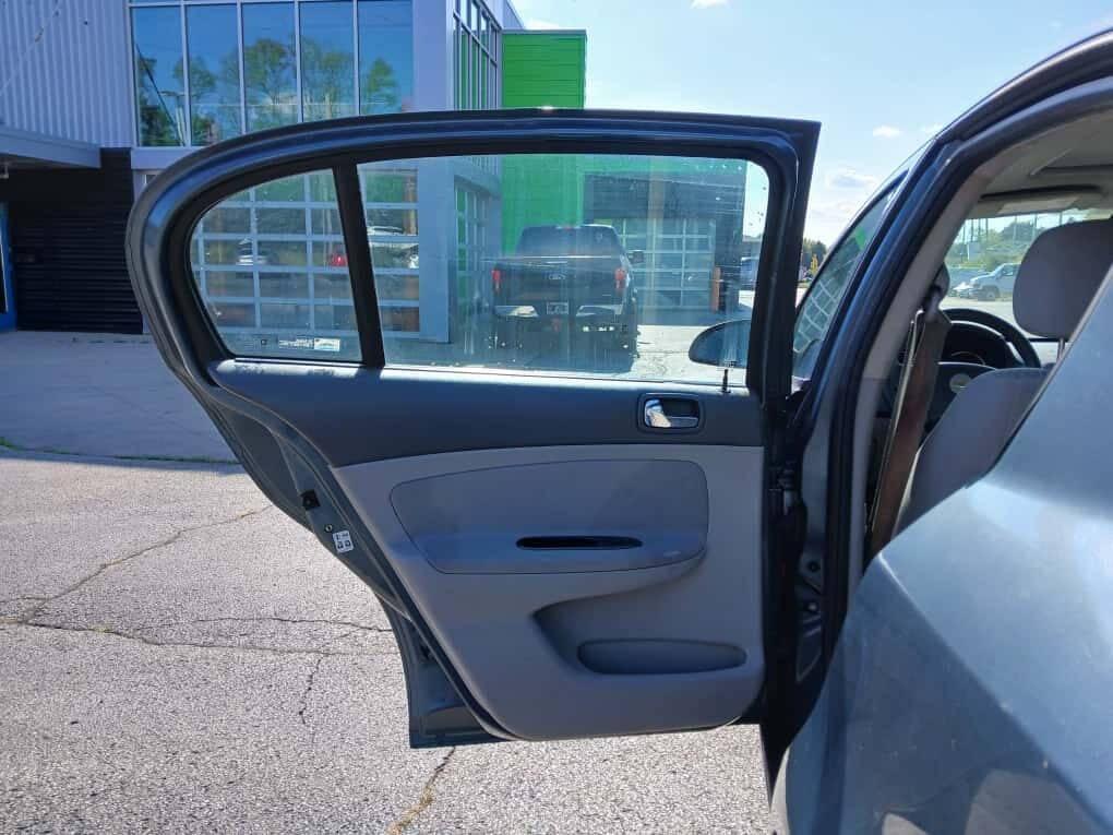used 2005 Chevrolet Cobalt car, priced at $2,999
