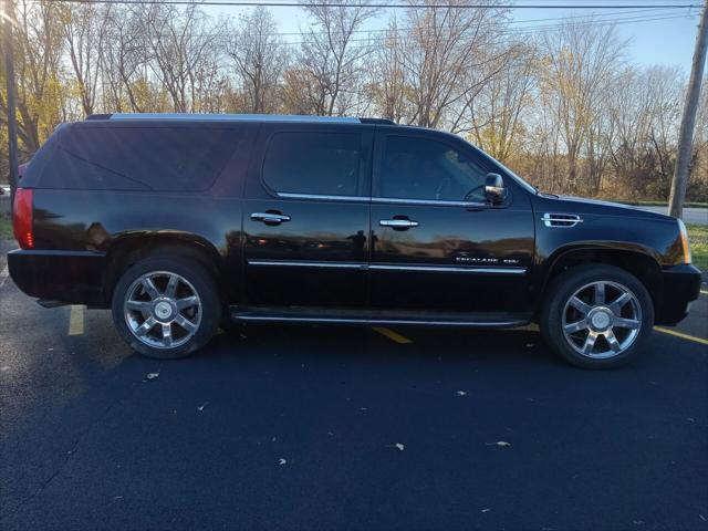 used 2007 Cadillac Escalade ESV car, priced at $8,999