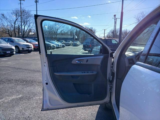 used 2011 Chevrolet Traverse car, priced at $4,999