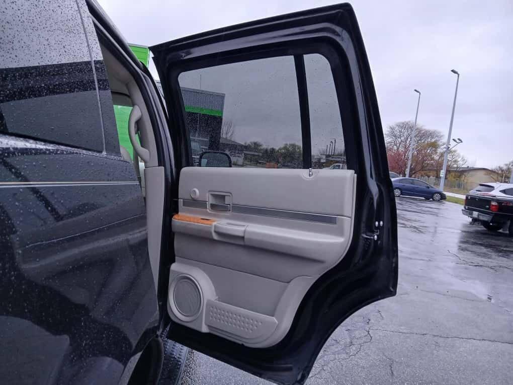 used 2008 Chrysler Aspen car, priced at $2,999