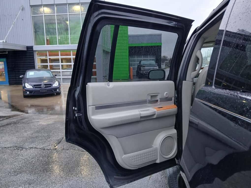 used 2008 Chrysler Aspen car, priced at $2,999