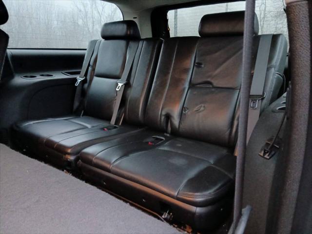 used 2009 Cadillac Escalade ESV car, priced at $7,999