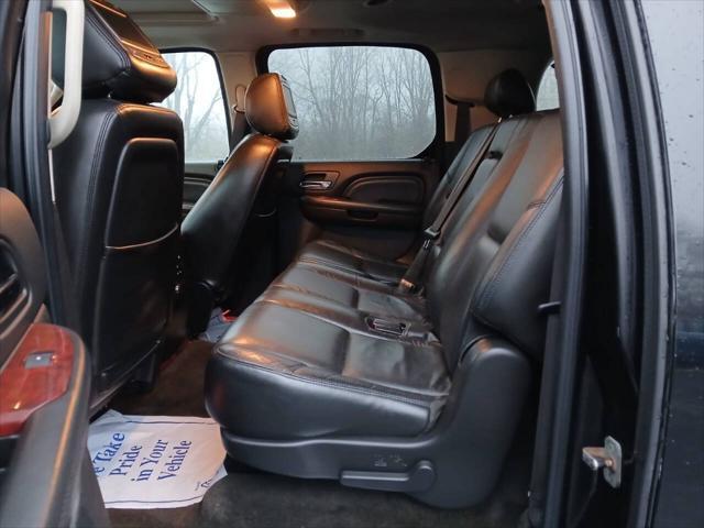 used 2009 Cadillac Escalade ESV car, priced at $7,999