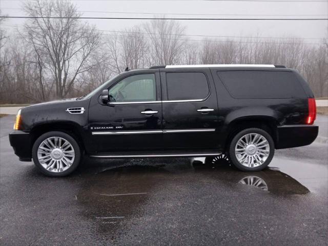 used 2009 Cadillac Escalade ESV car, priced at $7,999