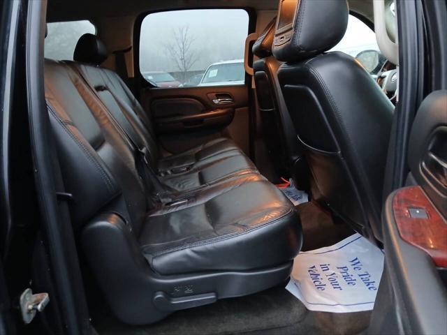 used 2009 Cadillac Escalade ESV car, priced at $7,999