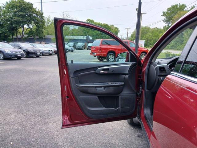 used 2011 Chevrolet Traverse car, priced at $5,999