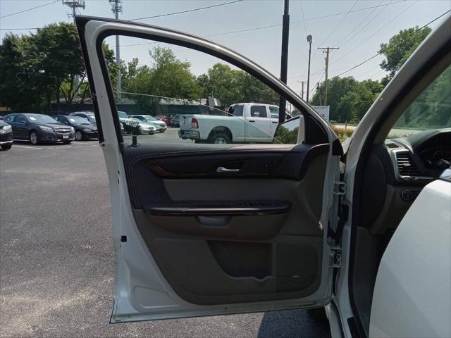 used 2015 GMC Acadia car, priced at $7,999