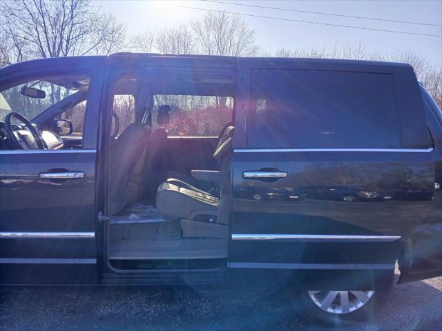 used 2015 Chrysler Town & Country car, priced at $5,999