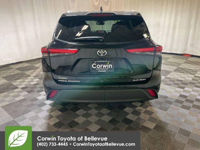 used 2022 Toyota Highlander car, priced at $31,800