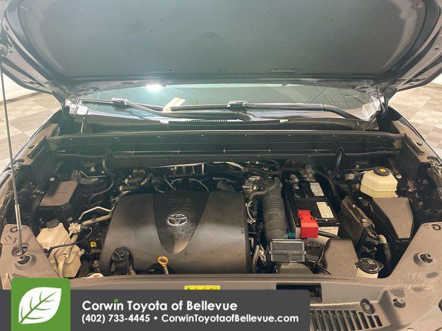 used 2022 Toyota Highlander car, priced at $31,800