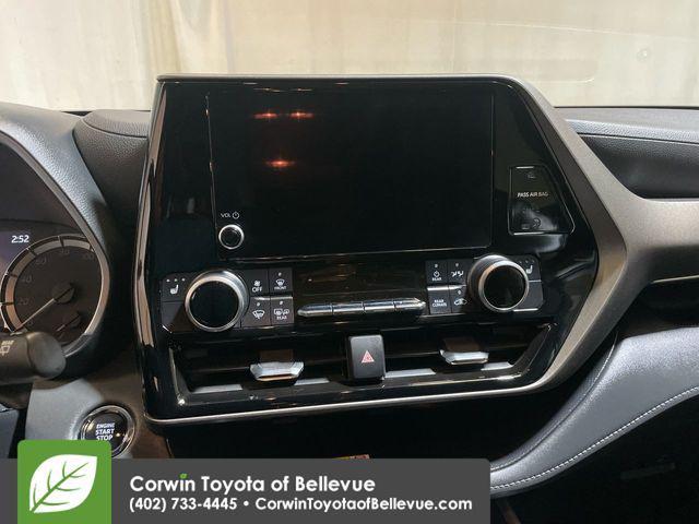used 2023 Toyota Highlander car, priced at $37,650