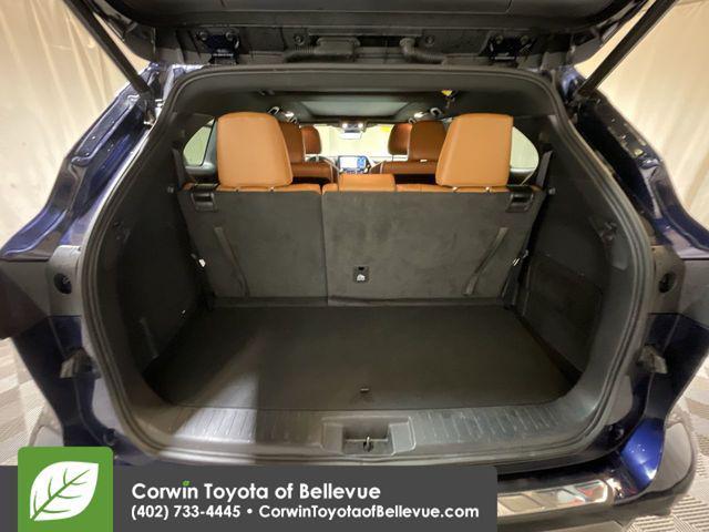 used 2022 Toyota Highlander car, priced at $44,000