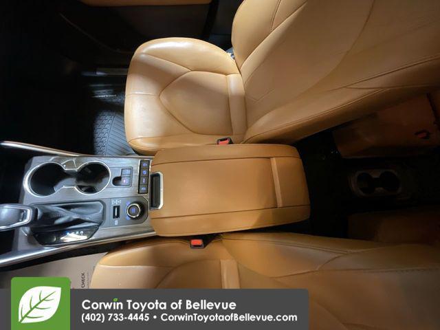 used 2022 Toyota Highlander car, priced at $44,000