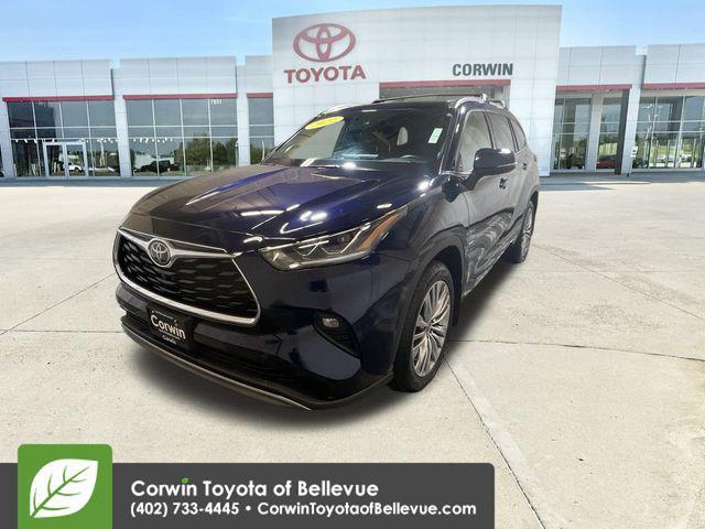 used 2022 Toyota Highlander car, priced at $44,000