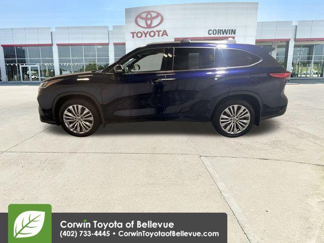 used 2022 Toyota Highlander car, priced at $44,000