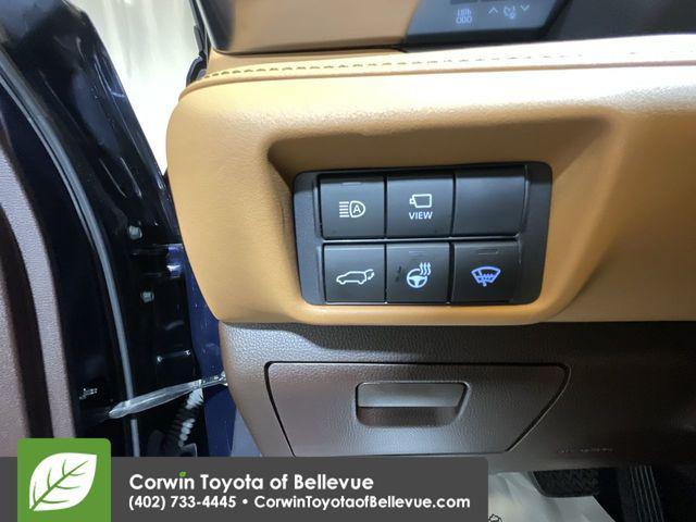 used 2022 Toyota Highlander car, priced at $44,000