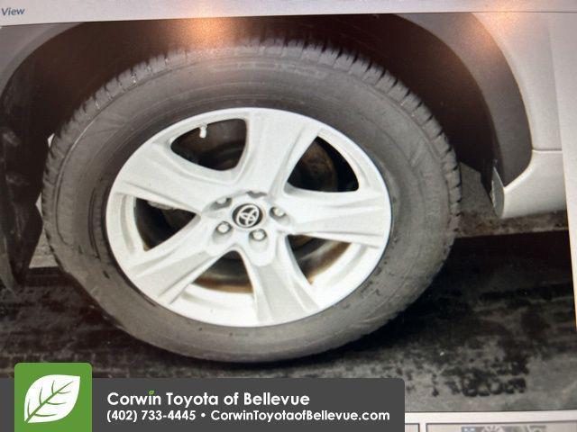 used 2022 Toyota Highlander car, priced at $34,300
