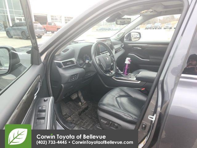 used 2020 Toyota Highlander Hybrid car, priced at $40,000