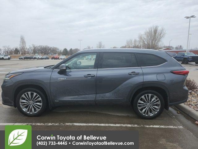 used 2020 Toyota Highlander Hybrid car, priced at $40,000