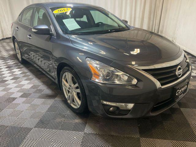 used 2013 Nissan Altima car, priced at $11,000