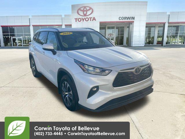 used 2022 Toyota Highlander car, priced at $37,900