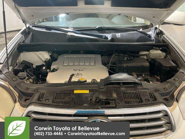 used 2008 Toyota Highlander car, priced at $7,000