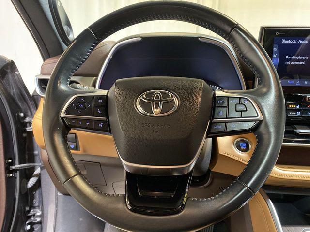 used 2021 Toyota Highlander car, priced at $40,000