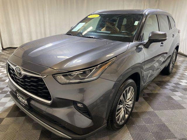 used 2021 Toyota Highlander car, priced at $40,000