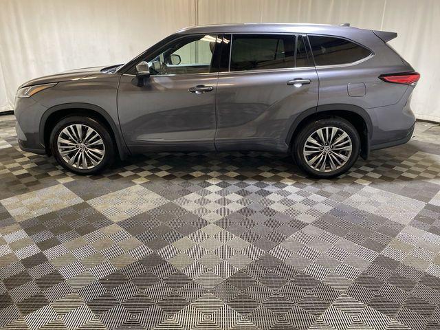 used 2021 Toyota Highlander car, priced at $40,000