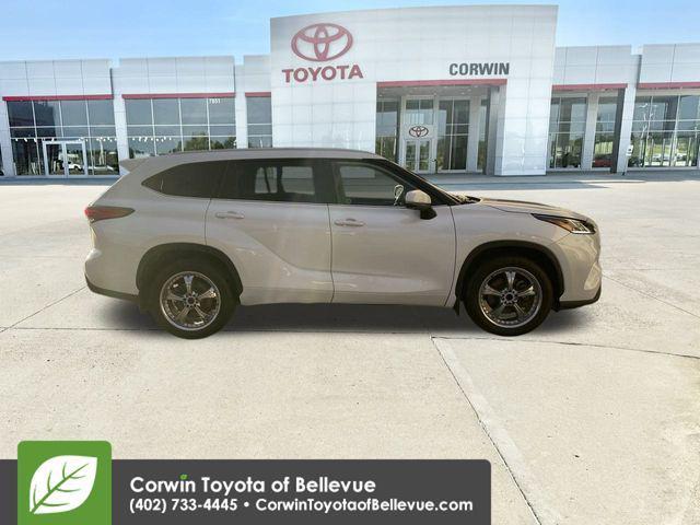 used 2023 Toyota Highlander car, priced at $44,000