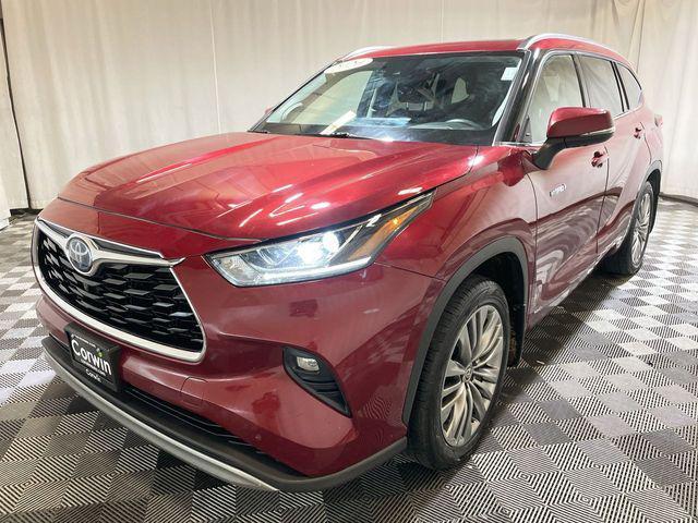 used 2020 Toyota Highlander Hybrid car, priced at $27,750