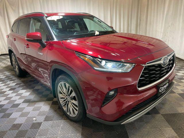 used 2020 Toyota Highlander Hybrid car, priced at $27,750