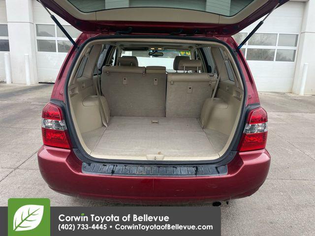 used 2004 Toyota Highlander car, priced at $6,000