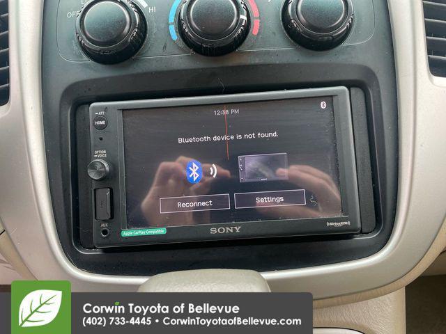 used 2004 Toyota Highlander car, priced at $6,000