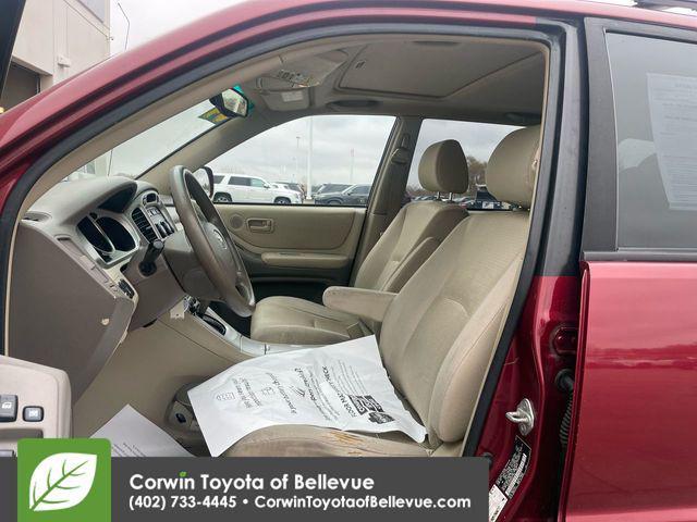 used 2004 Toyota Highlander car, priced at $6,000