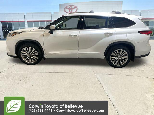 used 2022 Toyota Highlander car, priced at $36,500