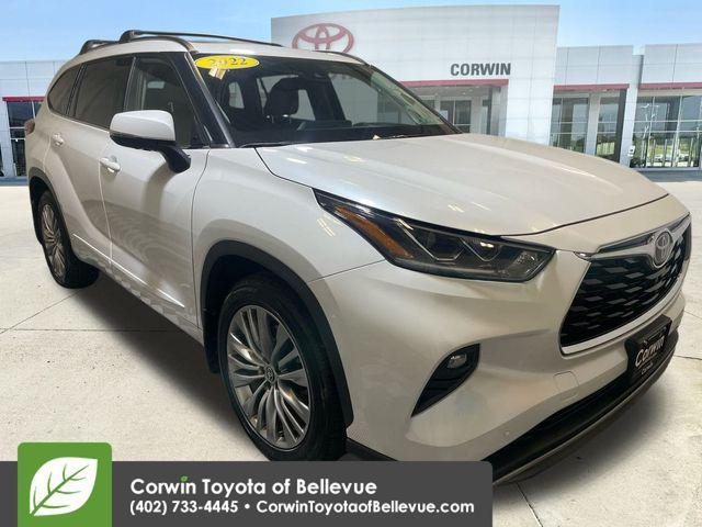 used 2022 Toyota Highlander car, priced at $36,500