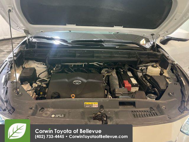 used 2022 Toyota Highlander car, priced at $36,500