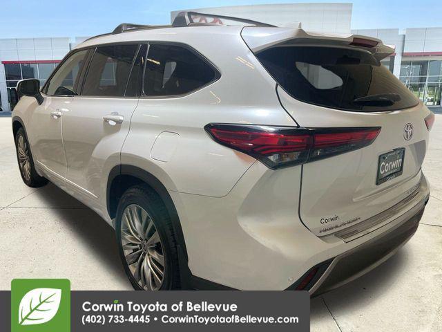 used 2022 Toyota Highlander car, priced at $36,500