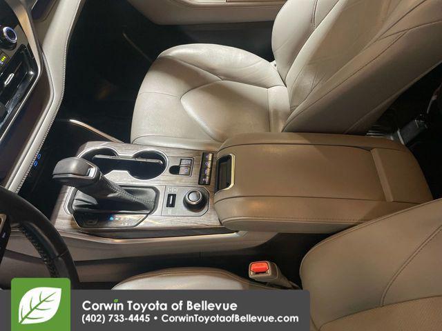 used 2022 Toyota Highlander car, priced at $36,500