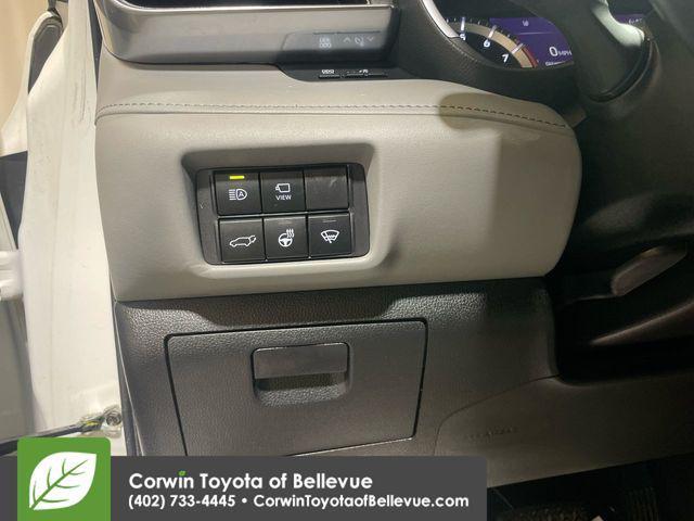 used 2022 Toyota Highlander car, priced at $36,500