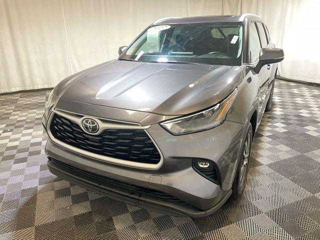 used 2022 Toyota Highlander car, priced at $30,500