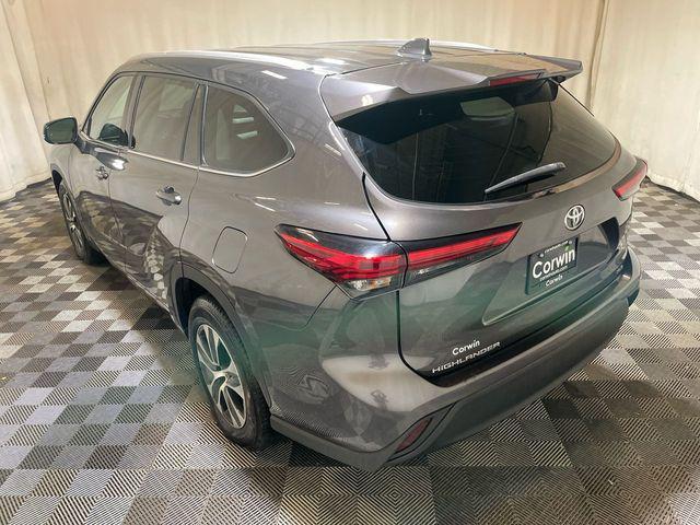 used 2022 Toyota Highlander car, priced at $30,500