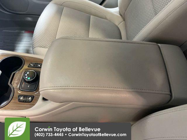 used 2023 GMC Acadia car, priced at $29,500
