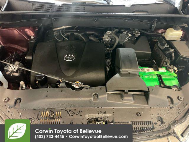 used 2018 Toyota Highlander car, priced at $27,850