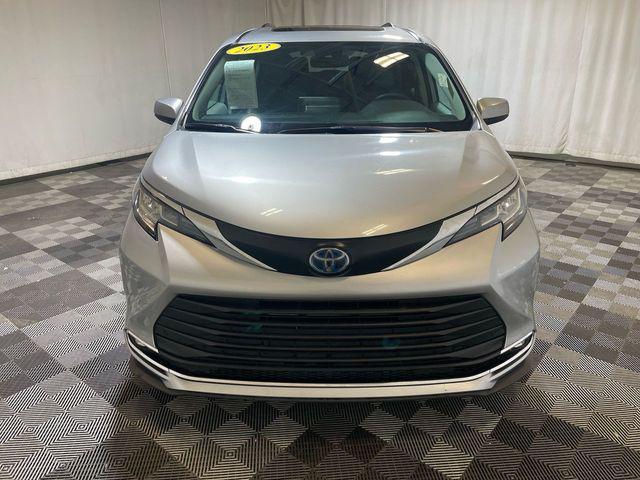 used 2023 Toyota Sienna car, priced at $39,500