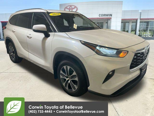 used 2021 Toyota Highlander car, priced at $32,900
