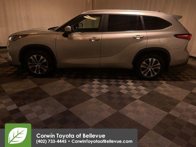 used 2023 Toyota Highlander Hybrid car, priced at $36,900