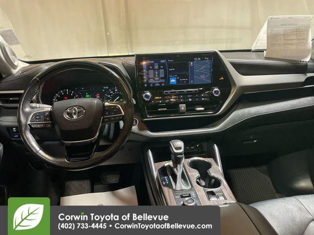 used 2021 Toyota Highlander car, priced at $38,000