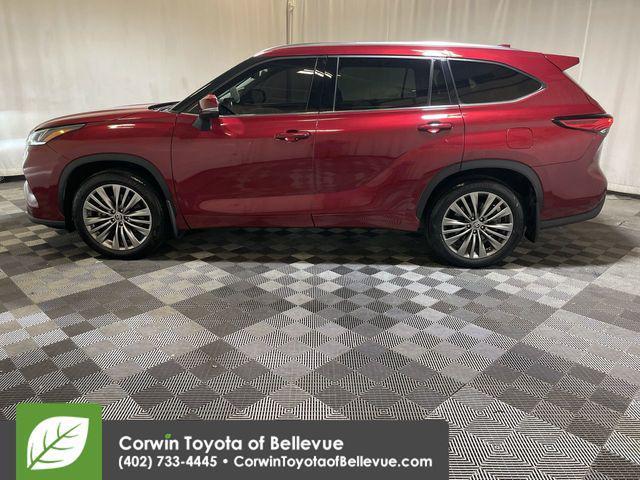 used 2021 Toyota Highlander car, priced at $38,000